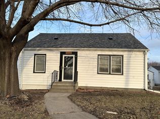 1376 Dale St N, Saint Paul, MN 55117