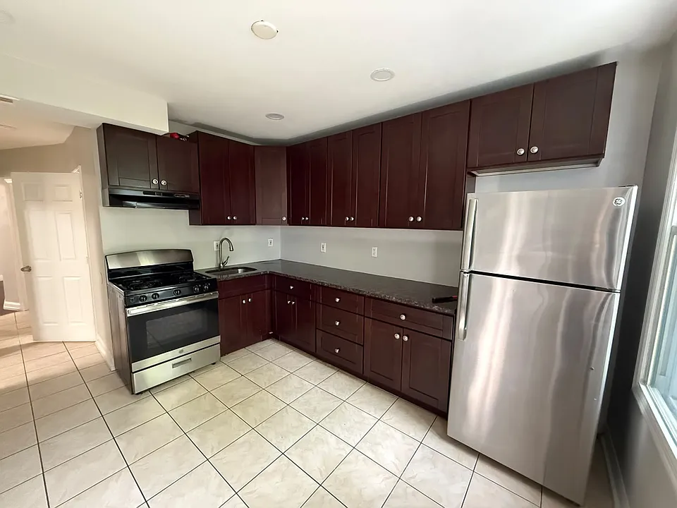 181 Wegman Pkwy #1