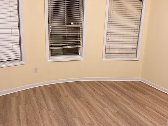 3rd image of 585 Haverhill St Floor 2