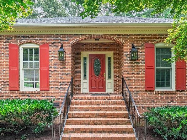 3517 Honeysuckle Dr