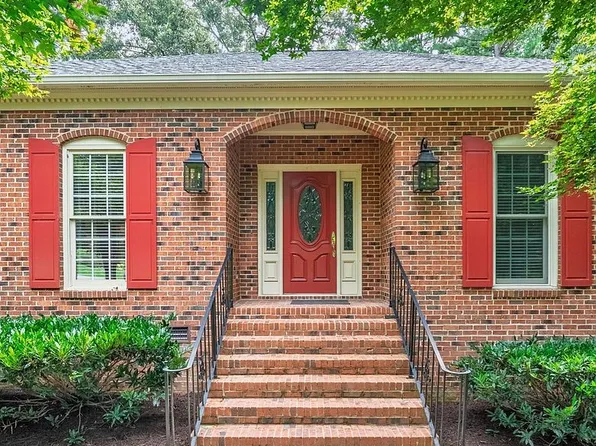 3517 Honeysuckle Dr, Matthews, NC 28104