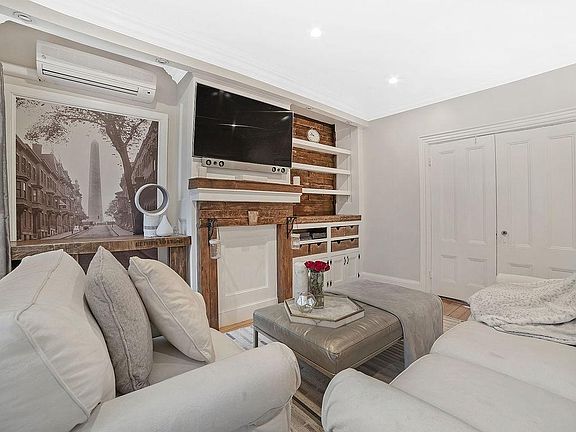 3rd image of 51 Baldwin St #1