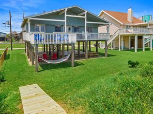 22010 Kennedy Dr, Galveston, TX 77554