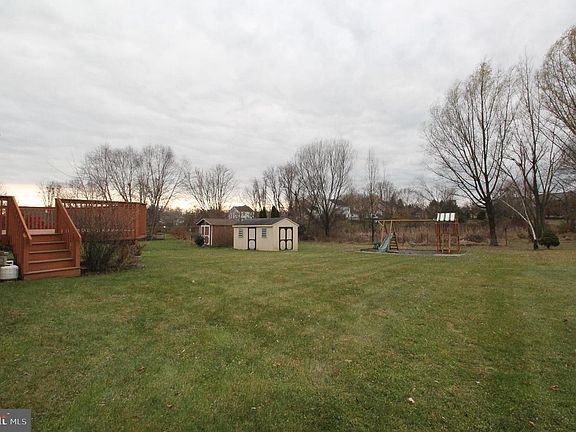 5th image of 117 Ponds View Dr