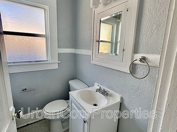 4th image of 610 5th Ave N APT 31