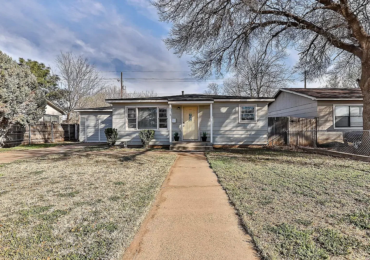 Adorable 3 Bedroom Home Close to Tech, Medical District! — Photo 1