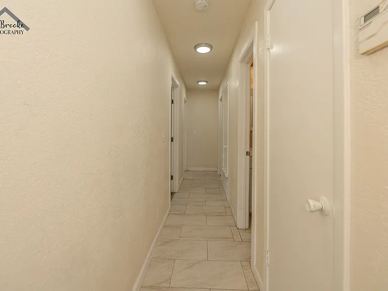 102 Paradise St — Photo 8