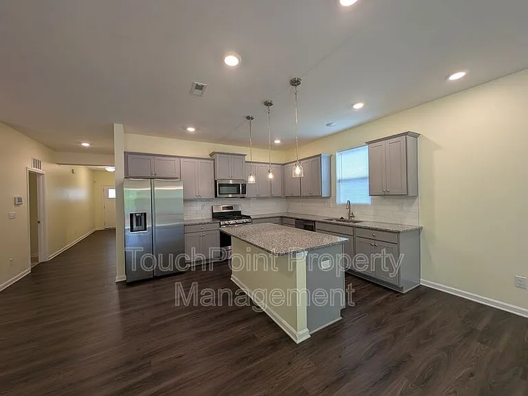 7016 Wheyfield Dr — Photo 3