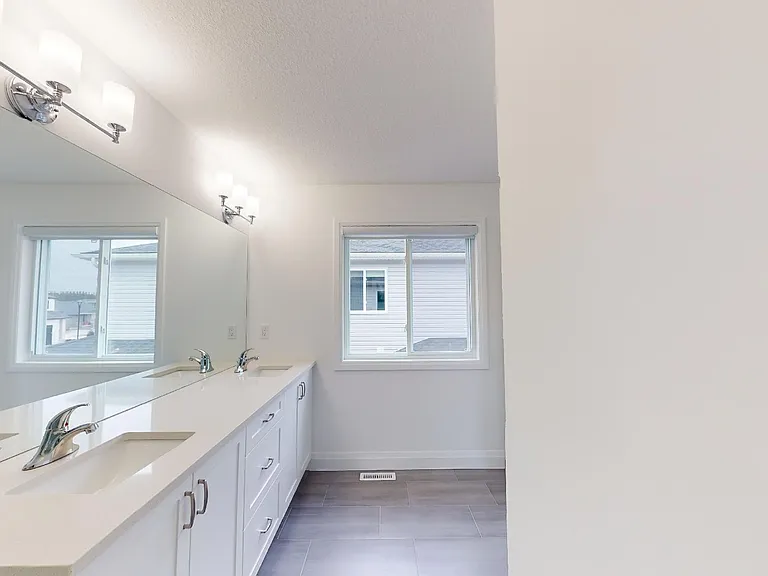 120 Basil Cres — Photo 22