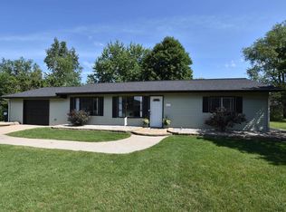 426 E Green Meadow Dr, Wautoma, WI 54982