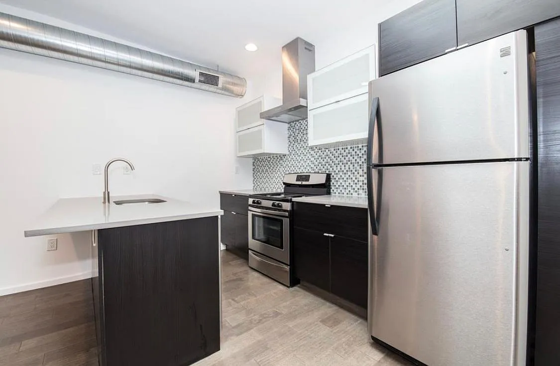 2 bed, 1200 sqft, $2,100 — Photo 2