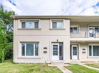 1068 Lawrence Ave E, Toronto, ON M3C1R6