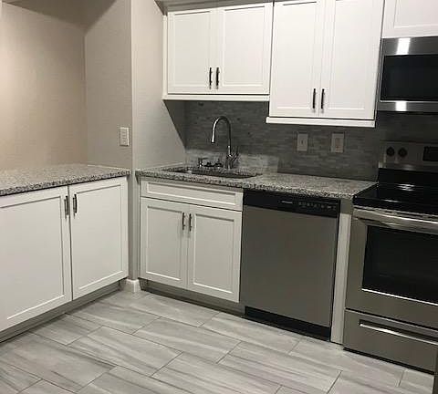 5th image of 2411 W Horatio St Unit 510