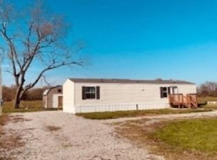 4111 Parakeet Rd, Tamaroa, IL 62888