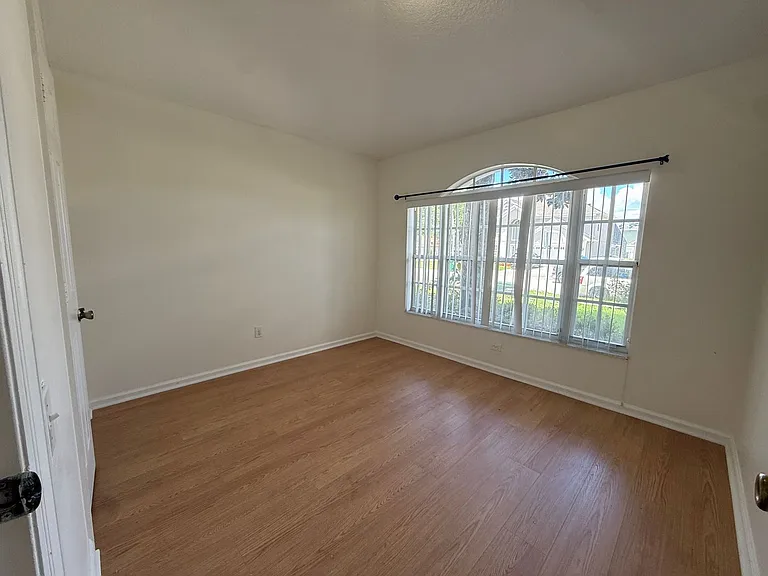 1905 Pine Bay Dr — Photo 9