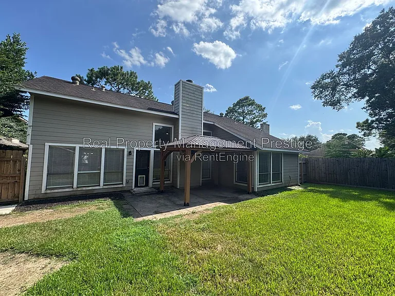15907 Spring Forest Dr — Photo 21
