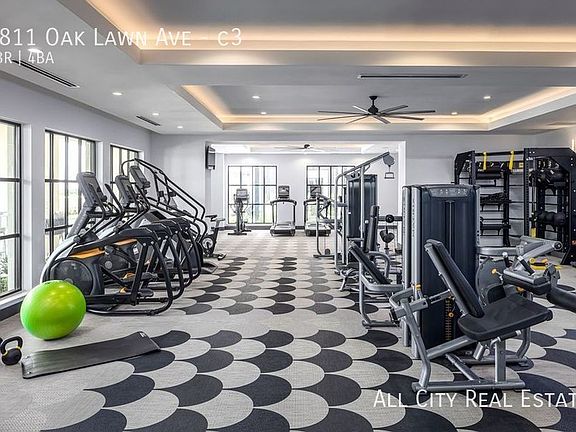 3rd image of 3811 Oak Lawn Ave #C3