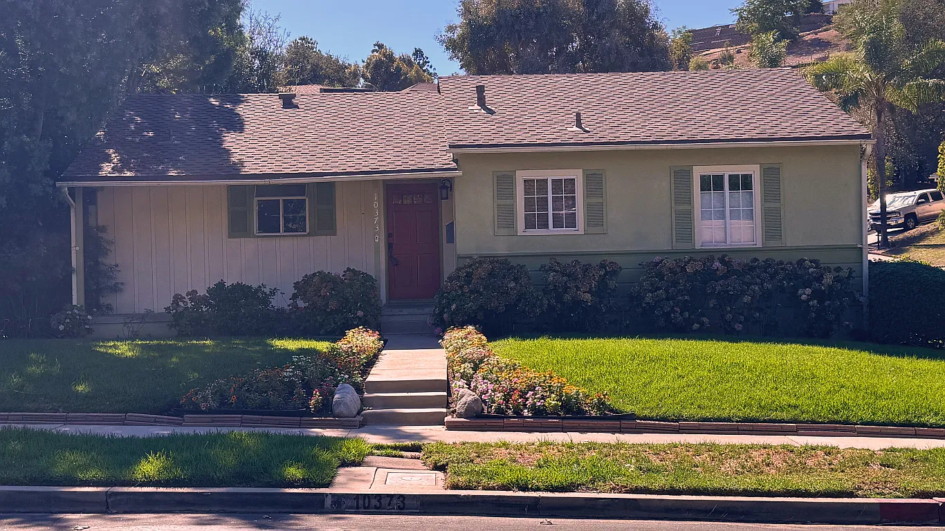 3 bed, 990 sqft, $4,000 — Photo 2