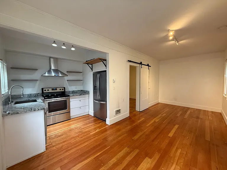 324 - Pelto Properties, LLC — Photo 16