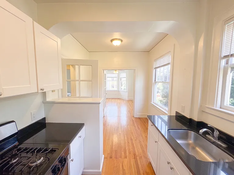 2495 Sutter St #5 — Photo 3