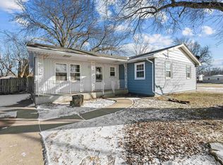 1207 12th St, Silvis, IL 61282