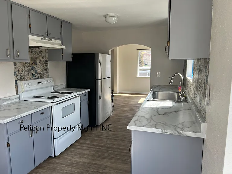 1906 Johnson Ave — Photo 7