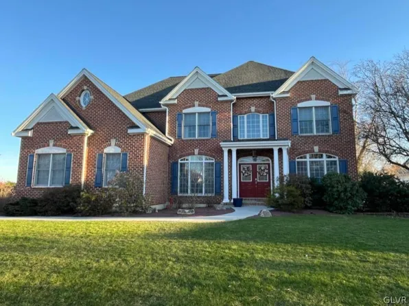 3210 Old Carriage Dr, Easton, PA 18045