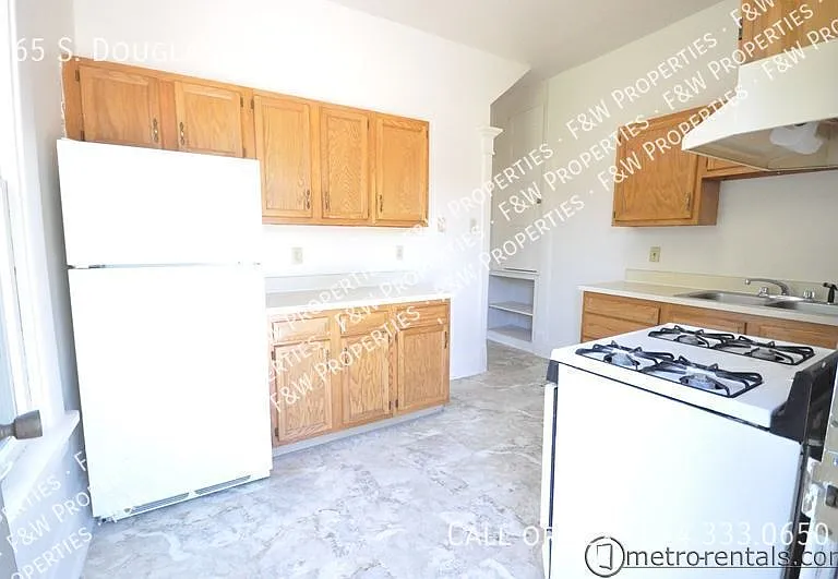 65 Douglass St — Photo 6