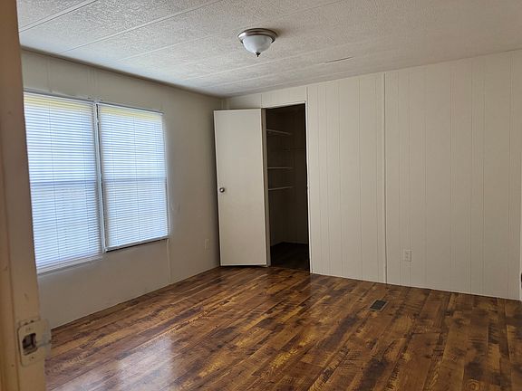 3rd image of 196 Griffin Rd