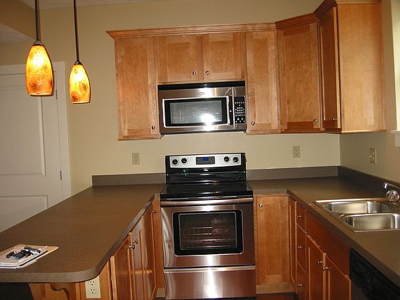 2nd image of 638 College Avenue # First Floor