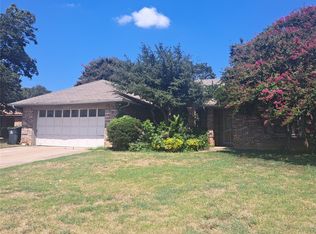5103 Eagle Nest Dr, Arlington, TX 76017