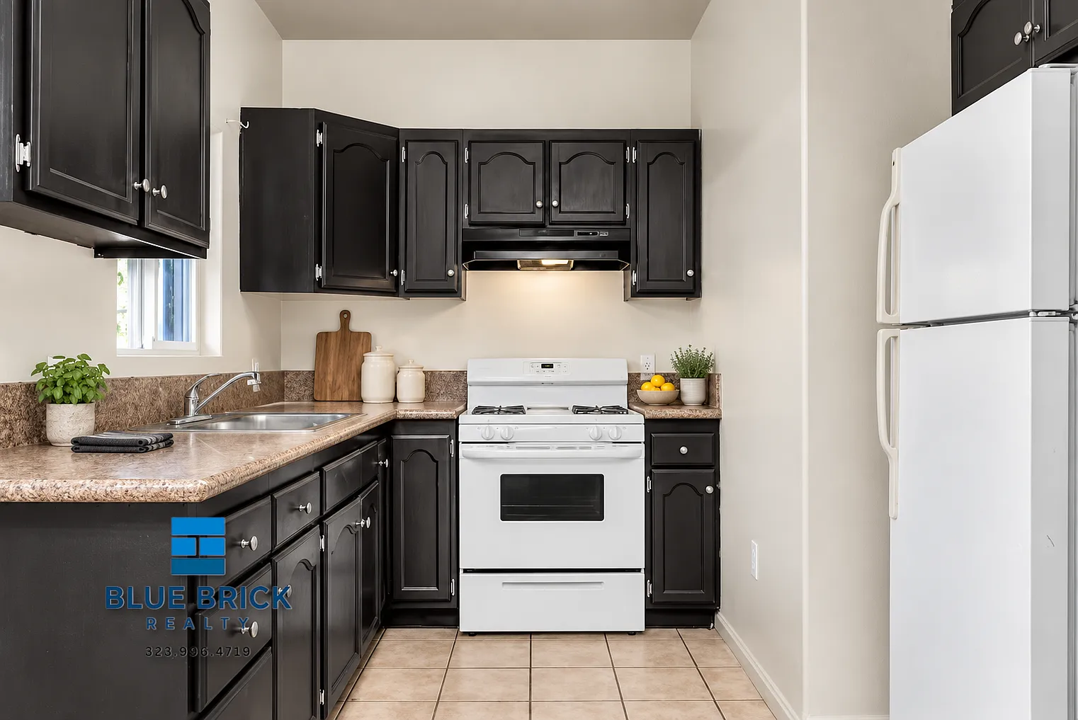 Rare & Spacious 5-Bedroom, 2-Bath with Parking & Laundry Hookups — Photo 2