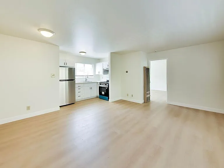 693 San Bruno Ave #4 — Photo 5