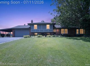 13365 N Territorial Rd, Gregory, MI 48137