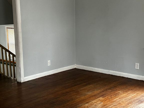 2nd image of 1082 Frd