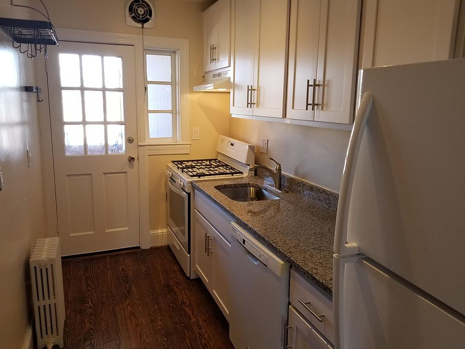 1st image of 2703 Mount Vernon Ave #3