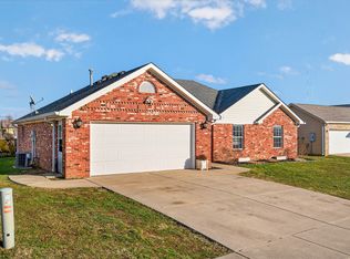 213 Dunn Dr, Trafalgar, IN 46181