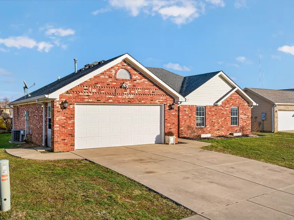 213 Dunn Dr, Trafalgar, IN 46181