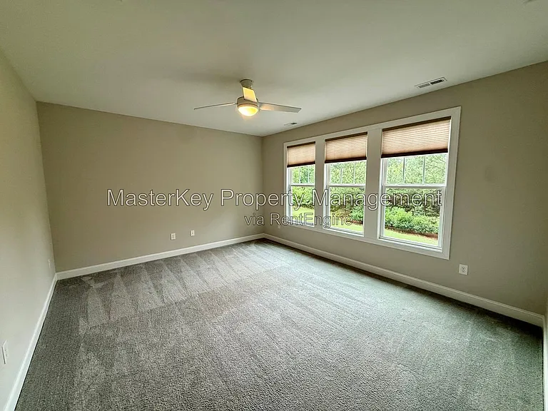 583 Rowanwood Way — Photo 7