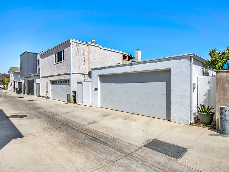 347 Walnut St — Photo 22