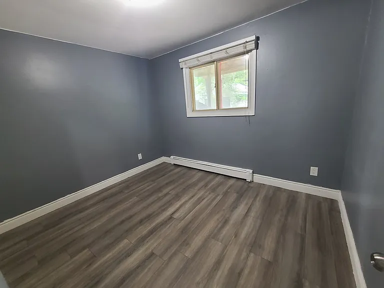 669 Victoria St #1 — Photo 16