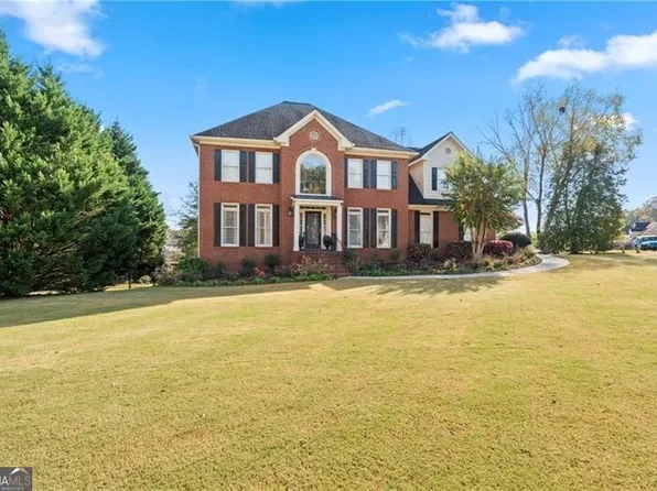 1350 Country Lake Dr SW, Lilburn, GA 30047