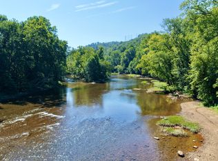 3657 Valley View Dr, Clendenin, WV 25045