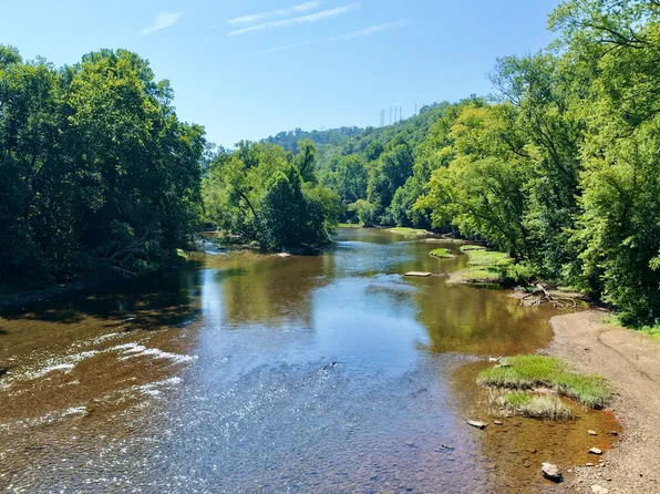 3657 Valley View Dr, Clendenin, WV 25045