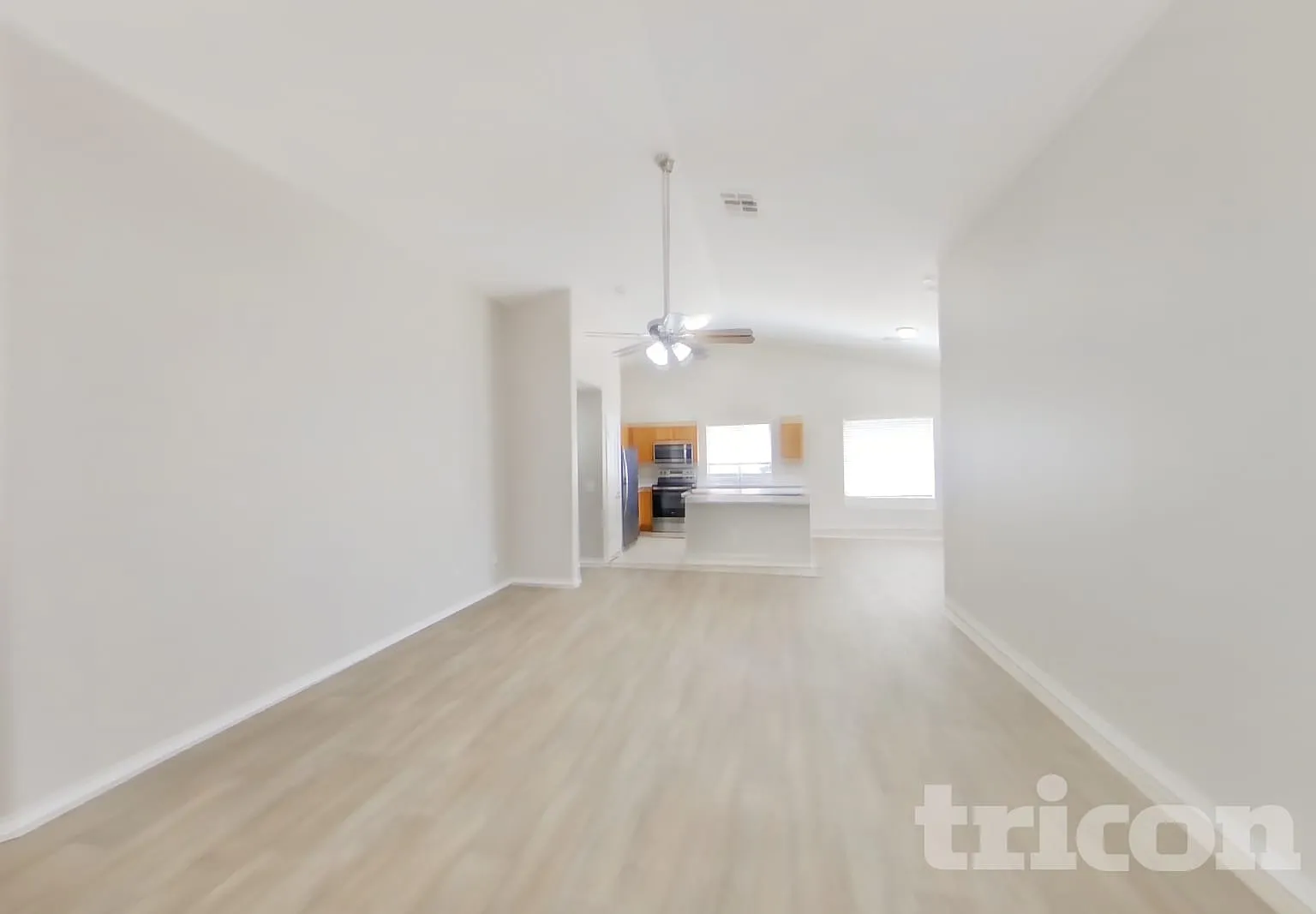 11446 W Roanoke Drive Avondale AZ — Photo 2