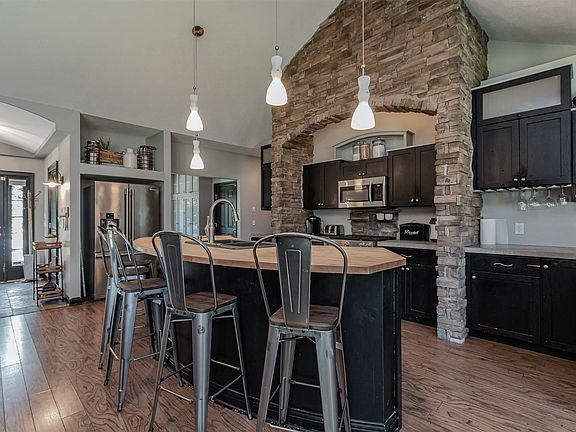 4th image of 53145 Cobus Woods Ct