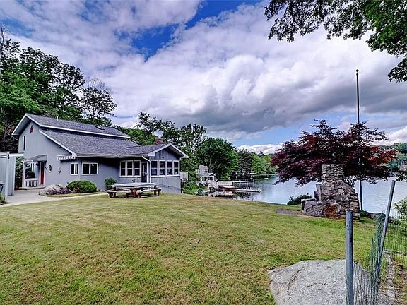 5th image of 484 Court House Ln