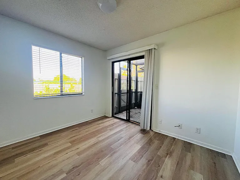 11877 Sturbridge Ln — Photo 13
