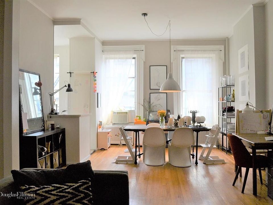 2nd image of 212 Carroll St APT 3