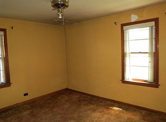 3rd image of 9520 Nerbonne Ave